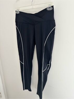 Amazon Black Athletic Leggings with White Piping